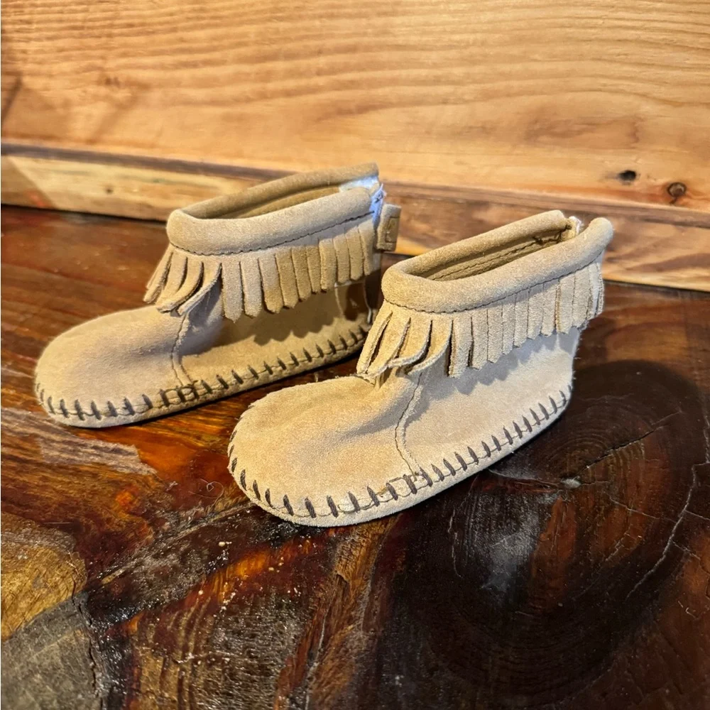 Infants Minnetonka Back Flap Bootie